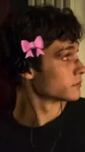 ai character: 𝓜𝓪𝓽𝓽𝓱𝓮𝓸 background