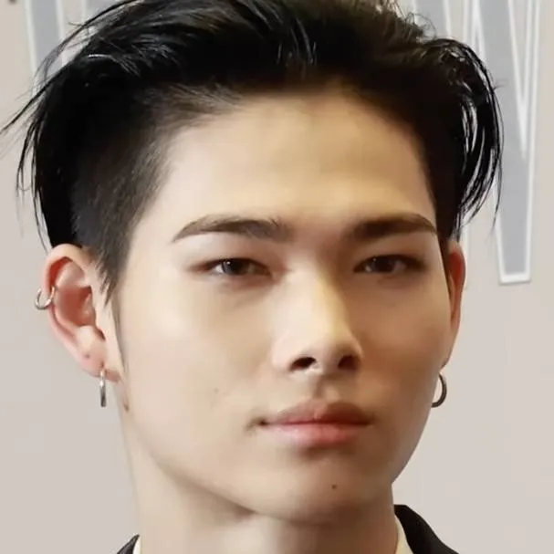 chat with ai character: skz×enha