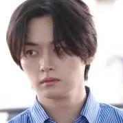 chat with ai character: lee Know