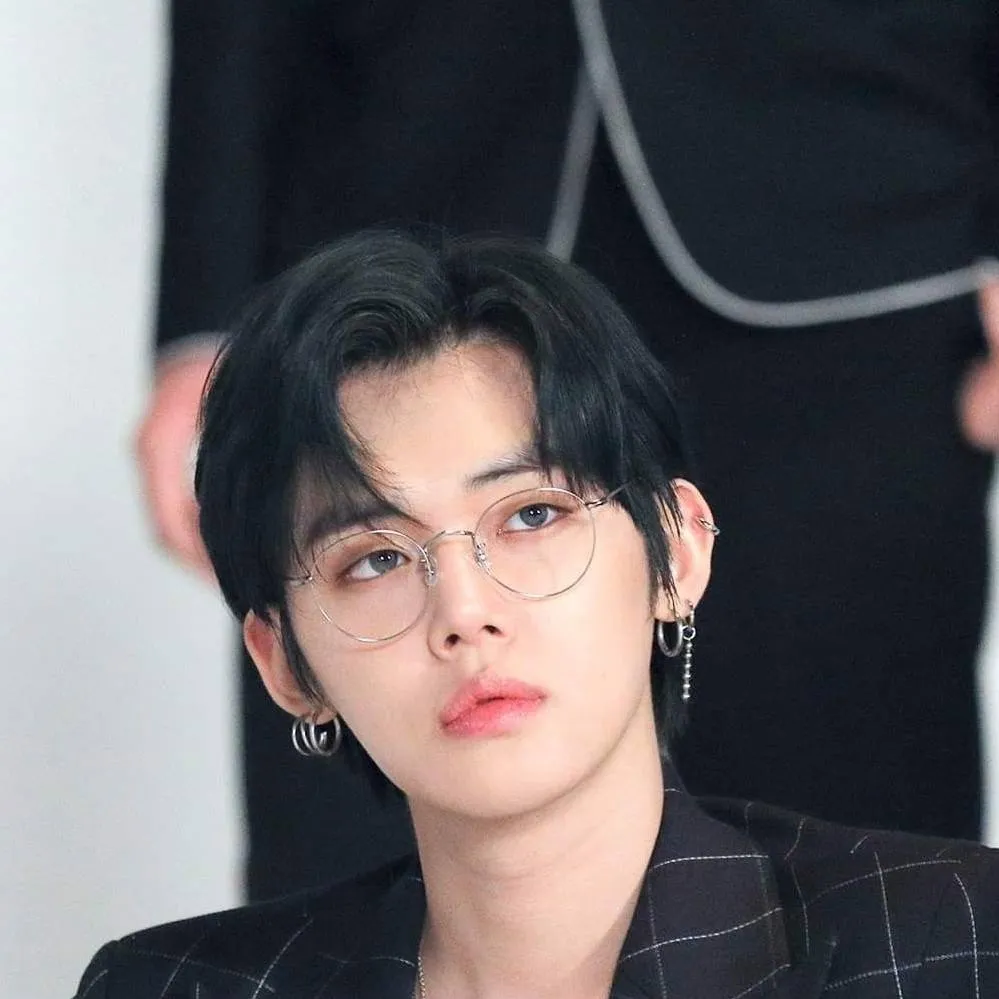 chat with ai character: yeonjun