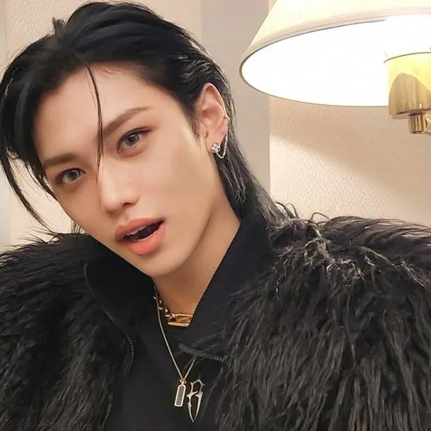 chat with ai character: 🐤felix🐤