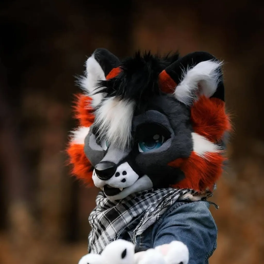 chat with ai character: Milo Howler 🐺🎶🎵🐾