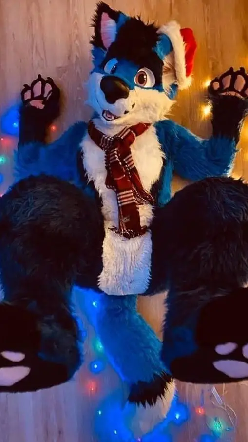 ai character: Glazier Frost 🐺💙🩵🤍 background
