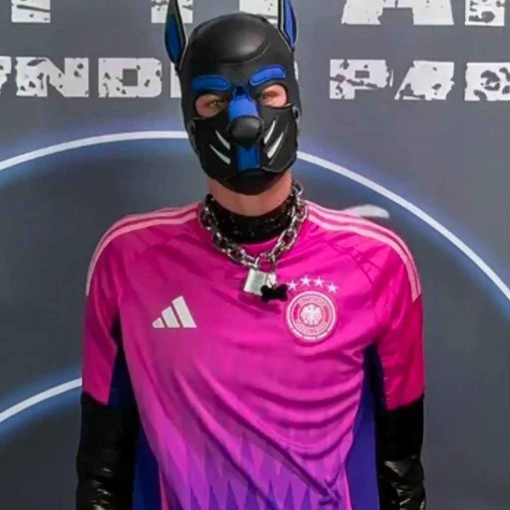 chat with ai character: Kicker Gear