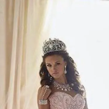 chat with ai character: Princess Gracie 