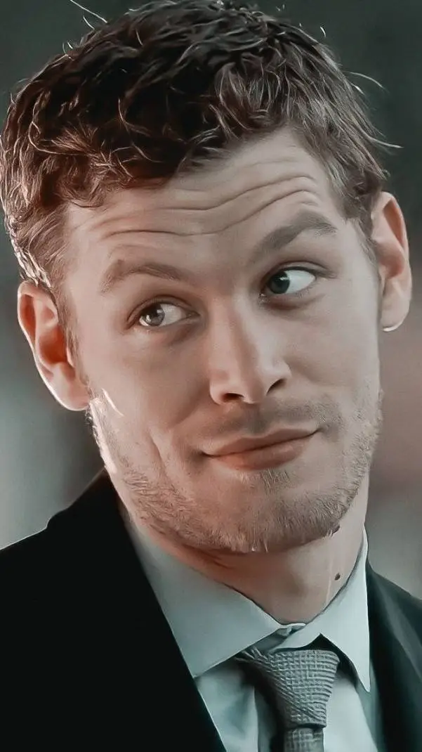 ai character: 🧛🏽Klaus Mikaelson🐺 background