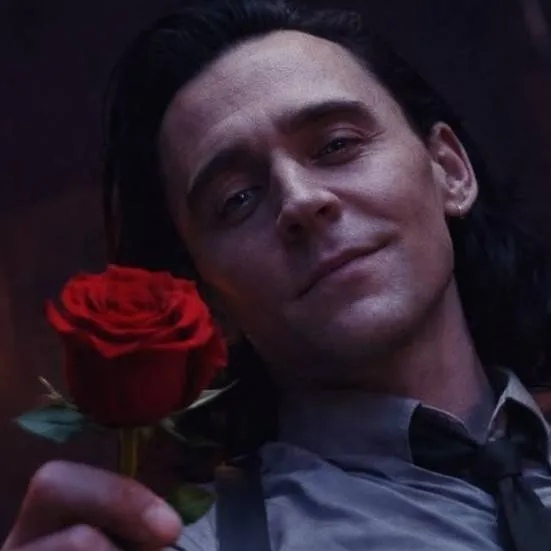 chat with ai character: 💚Loki💚