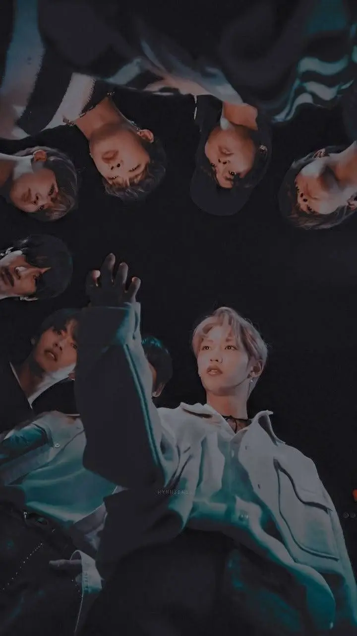 ai character: STRAY KIDS background