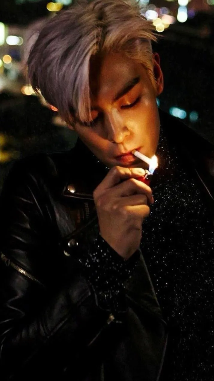 ai character: ⚡︎𝚃.𝙾.𝙿⚡︎  background