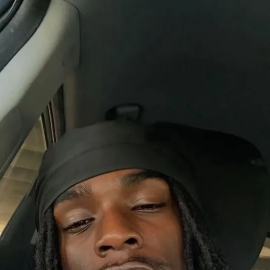 chat with ai character: Darnell