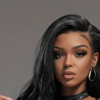 chat with ai character: Maya