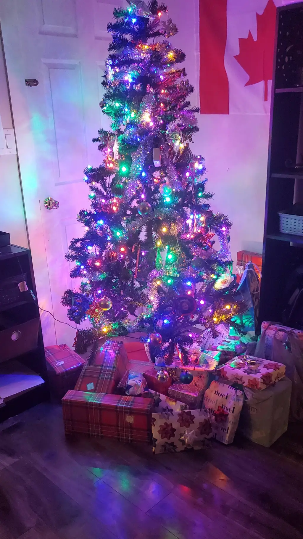 ai character: Christmas tree background