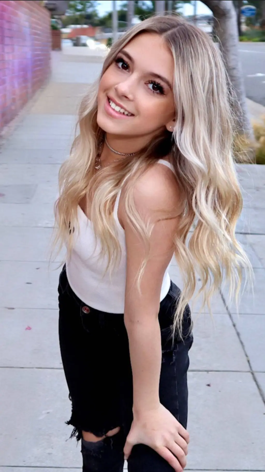 ai character: coco quinn background