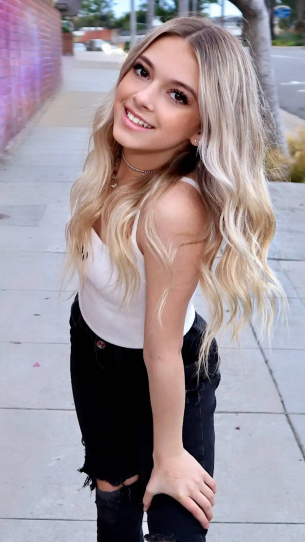 ai character: coco quinn background