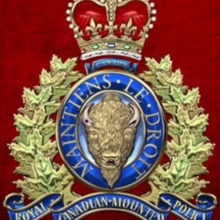 chat with ai character: king of Canada🍁🇨🇦👑