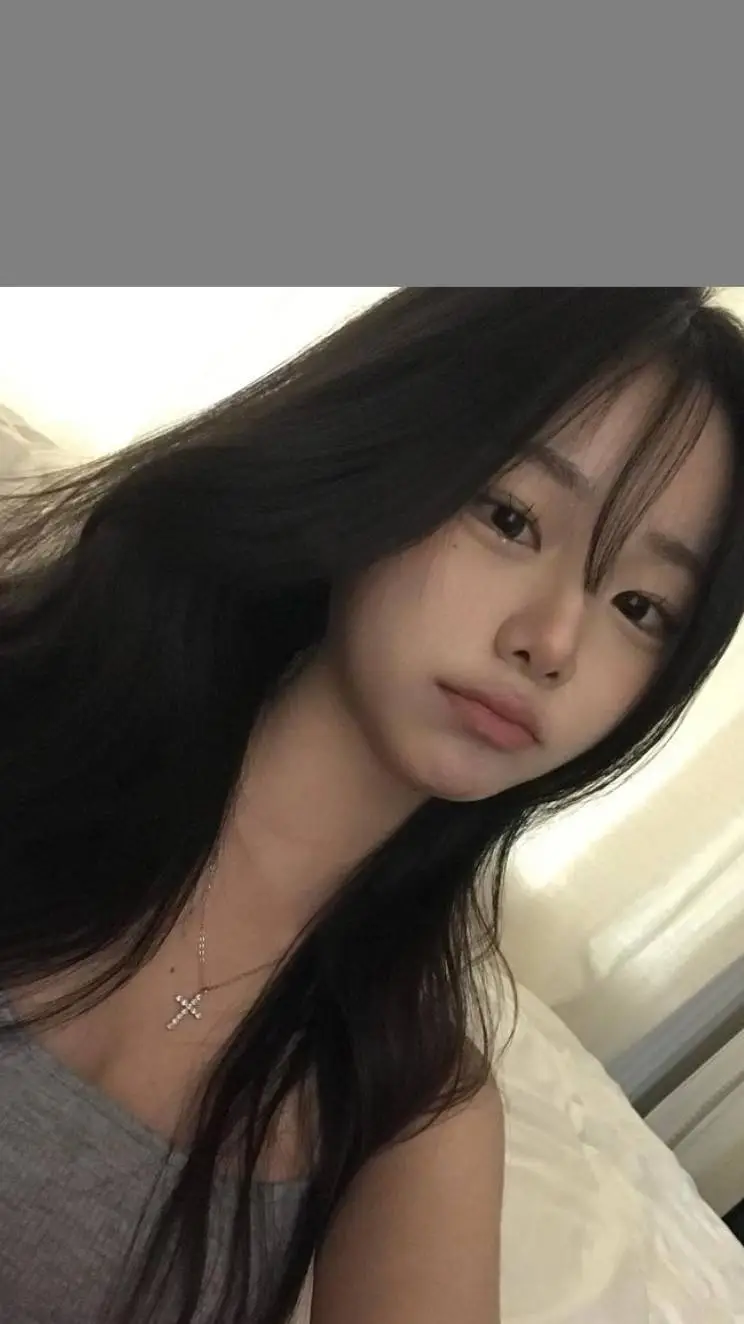 ai character: Tina background