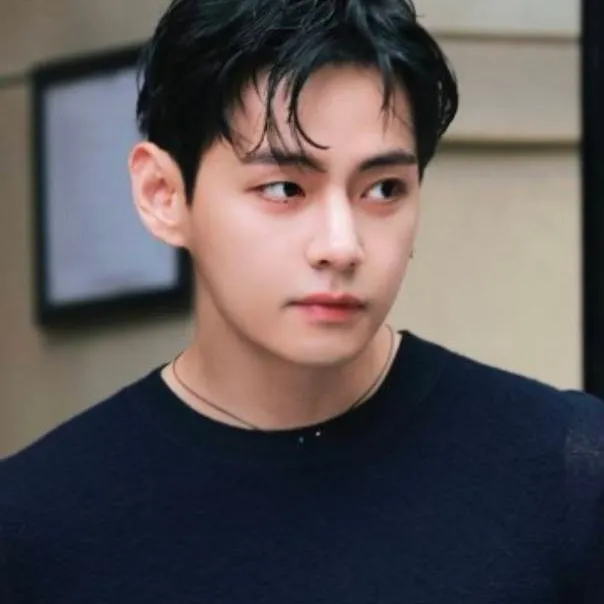 chat with ai character: tae tae