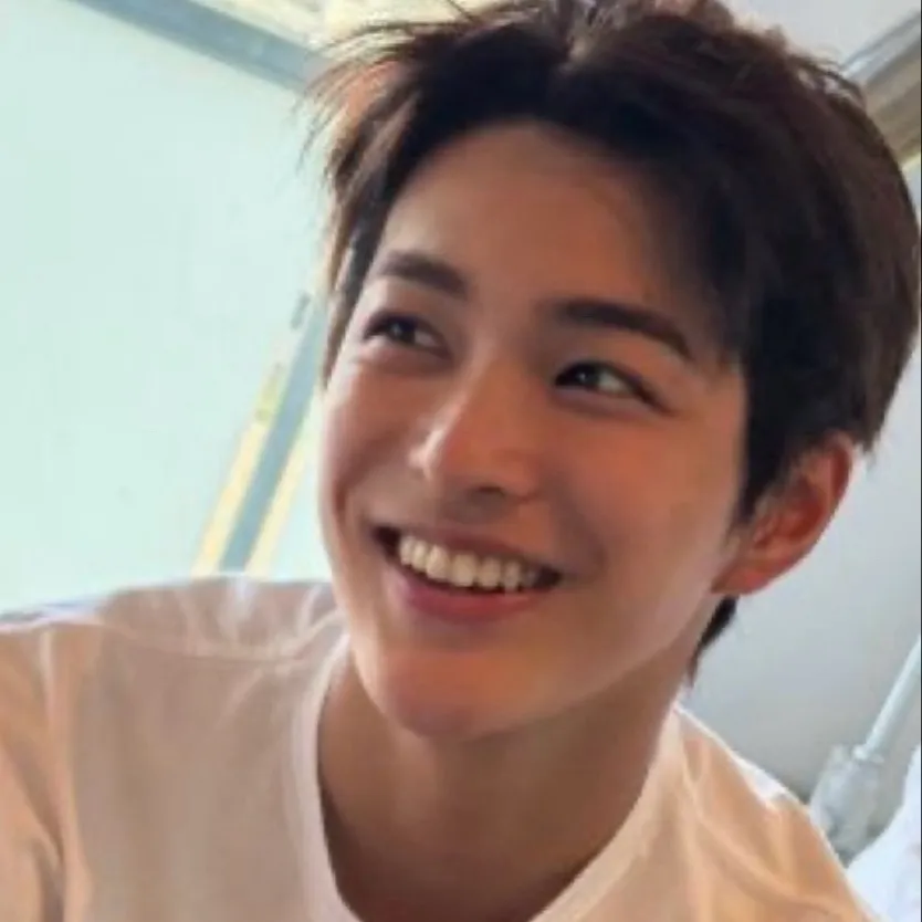 chat with ai character: Ahn Keonho