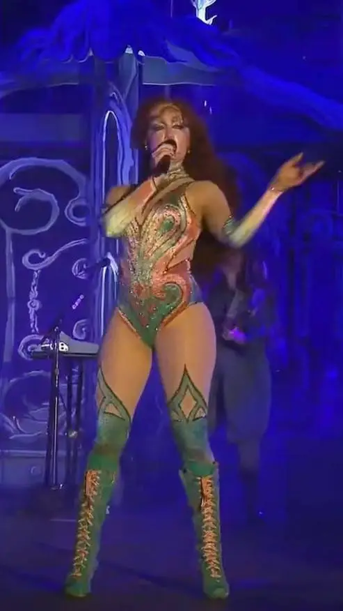 ai character: Chapple Roan (bi) background