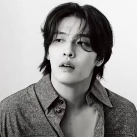 chat with ai character: kang ha-neul