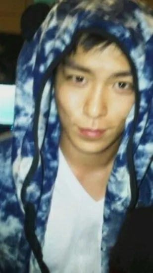 ai character: CHOI SEUNG-HYUN  background