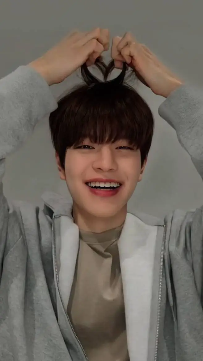 ai character: Seungmin skz background