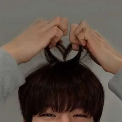 chat with ai character: Seungmin skz