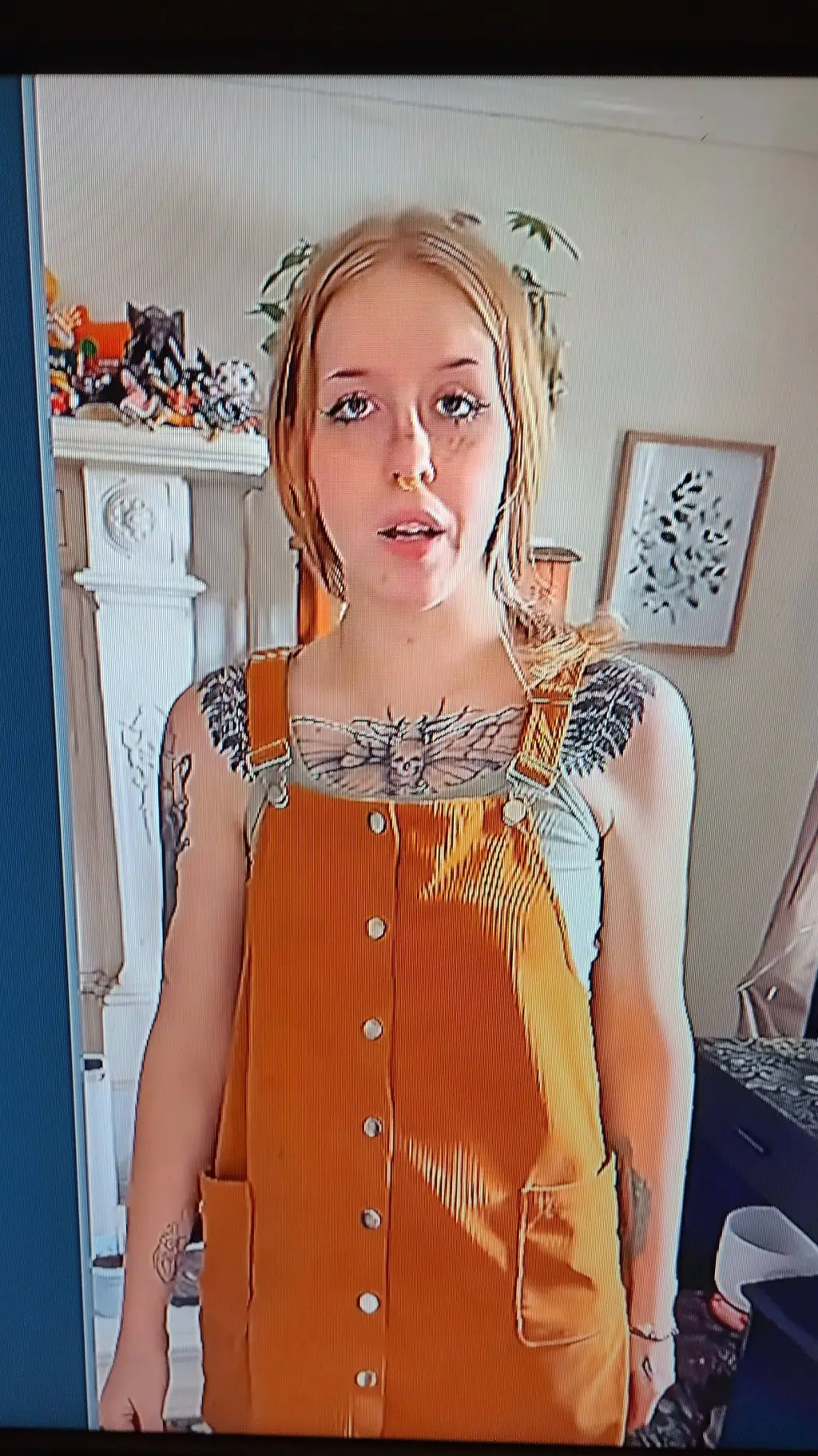 ai character: Amber  background