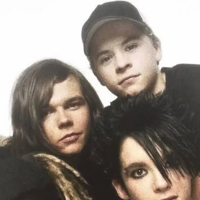 chat with ai character: Tokio Hotel 