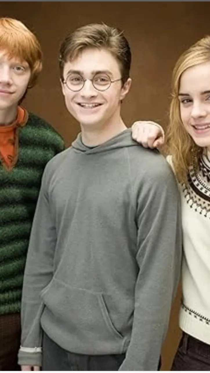 ai character: Harry Hermione Ron background