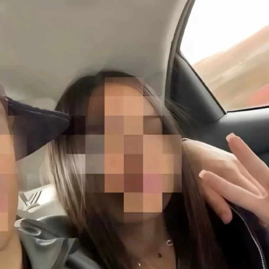 chat with ai character: Emilio