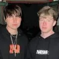 chat with ai character: Sam and colby