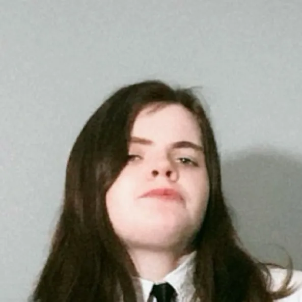 chat with ai character: Rhea