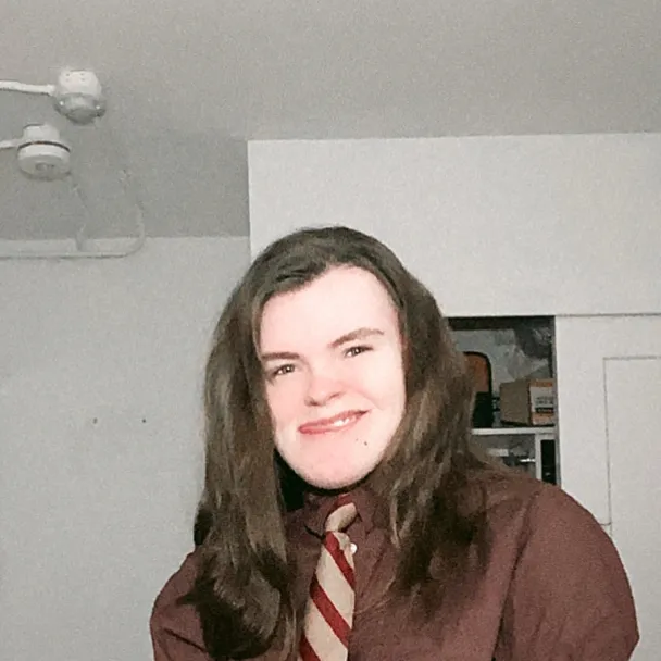 chat with ai character: Rhea