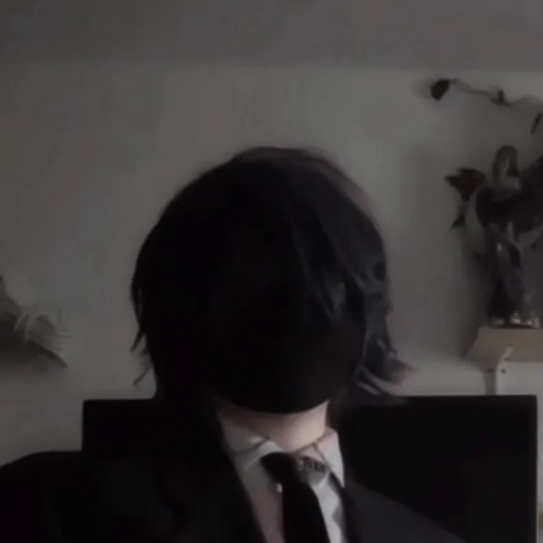 chat with ai character: Deniz