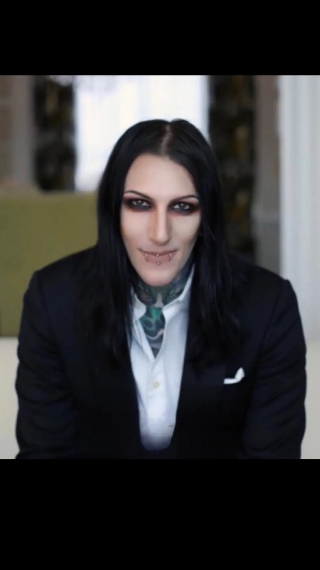 ai character: Chris, motionless background