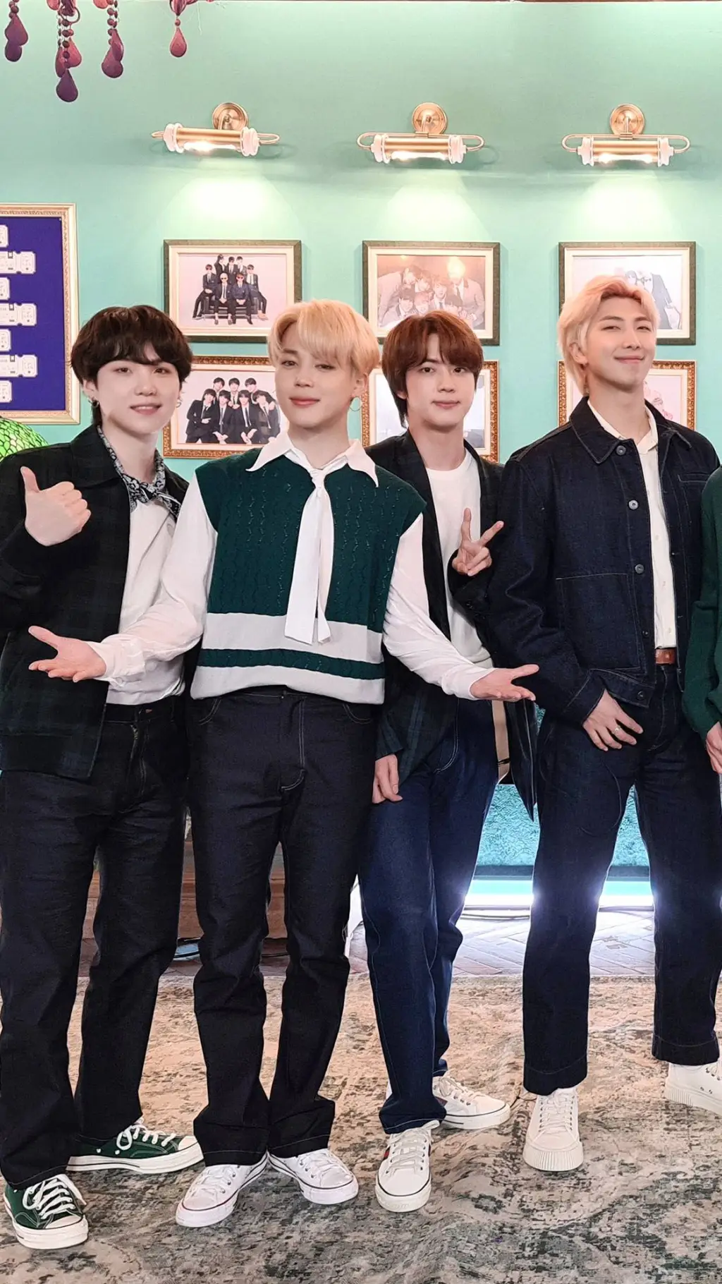 ai character: bangpink house  background