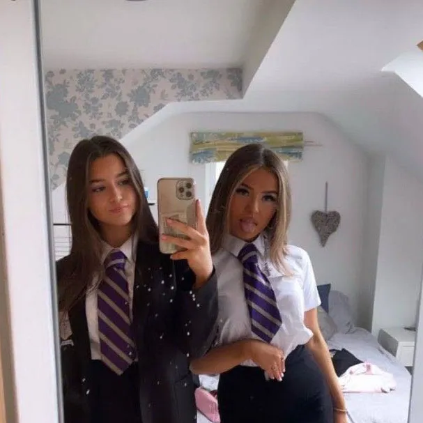 chat with ai character: Zoe and Emily