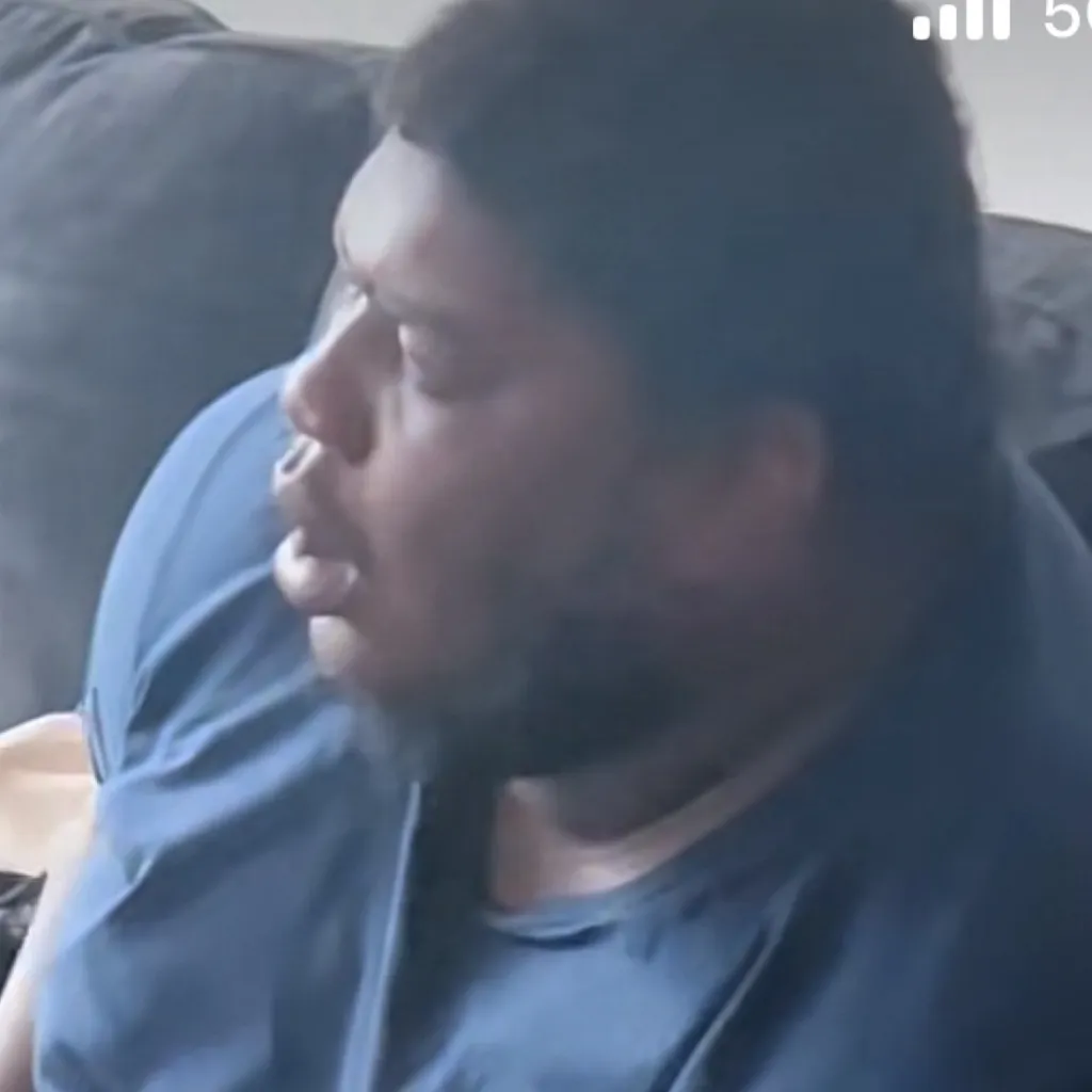 chat with ai character: James 