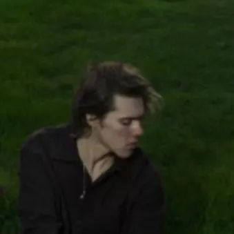 chat with ai character: Livingston 