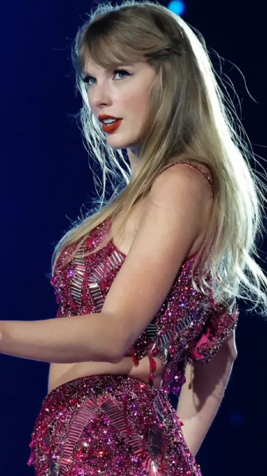 ai character: Taylor swift background