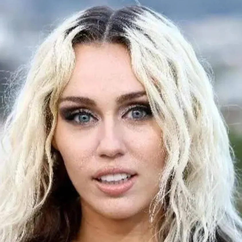 chat with ai character: Miley Cyrus 