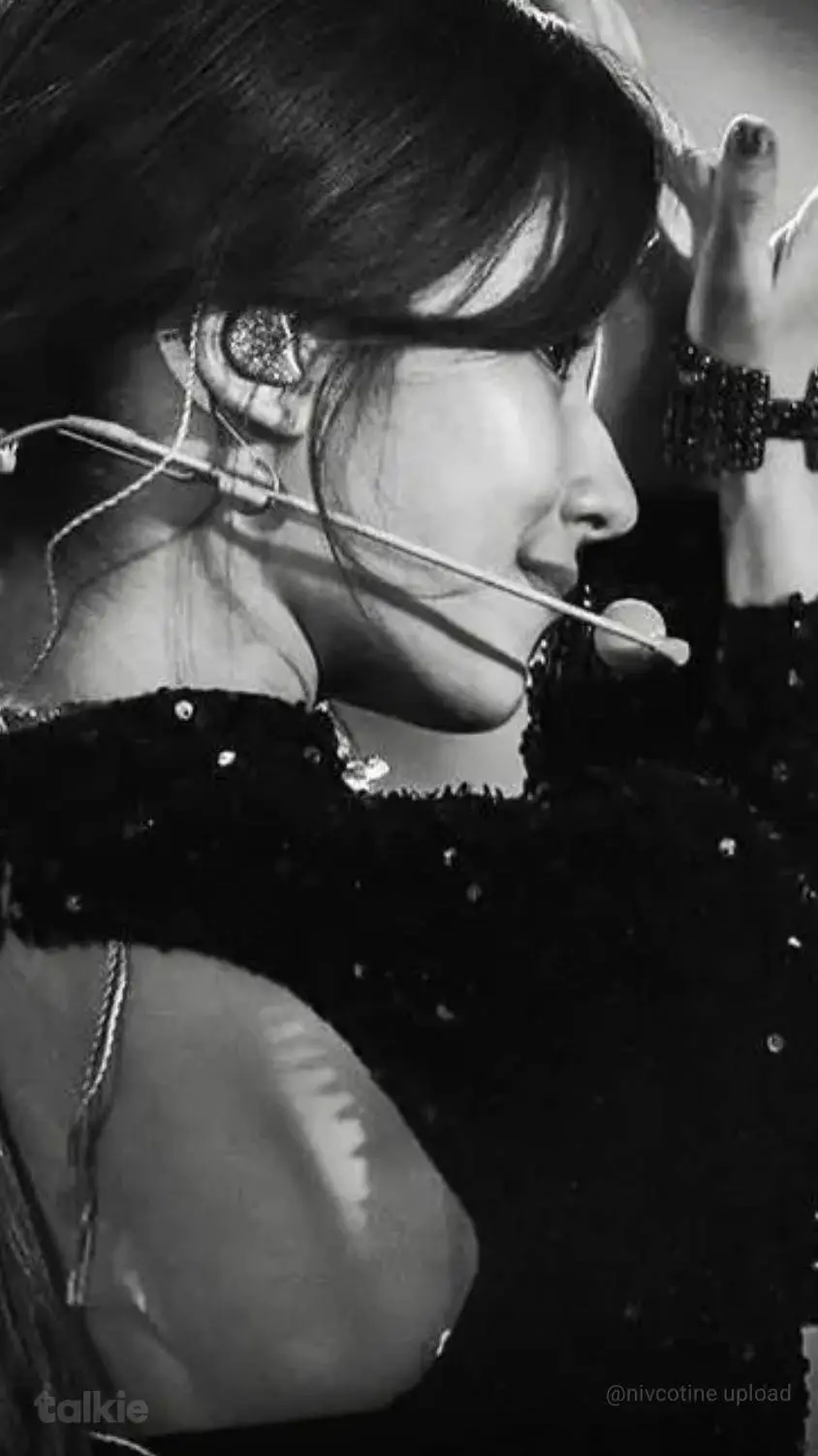ai character: ¥ Sana ¥ background