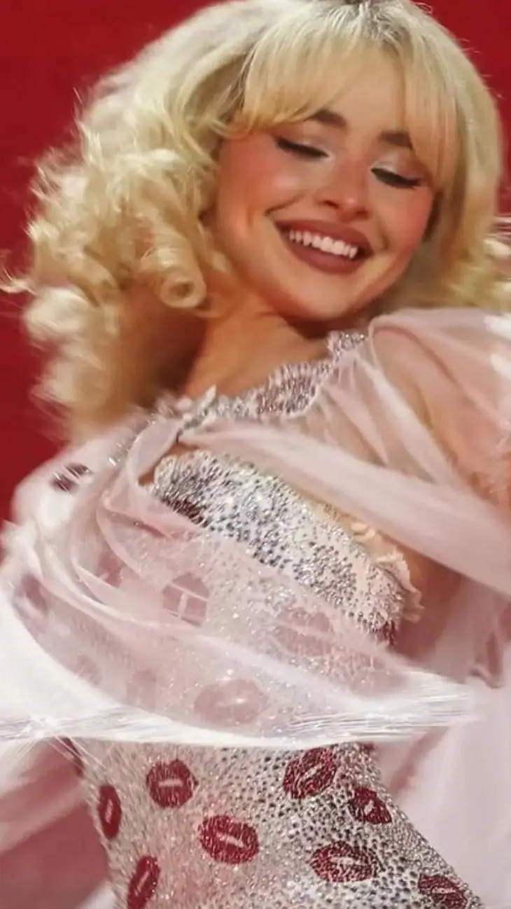 ai character: Sabrina (SML Video background