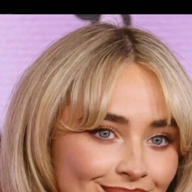 chat with ai character: Sabrina Carpenter 