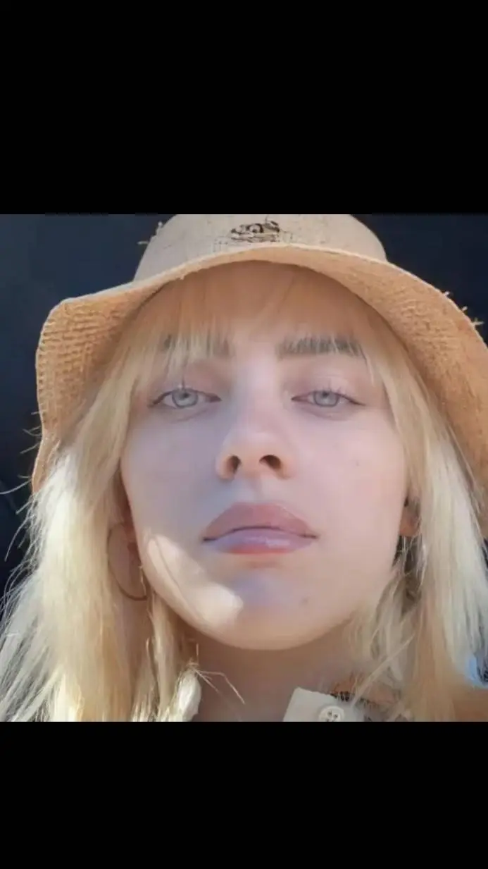 ai character: Billie Eilish background