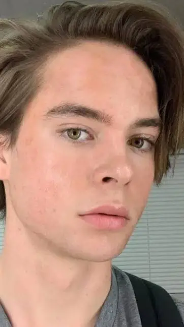 ai character: Judah Lewis background