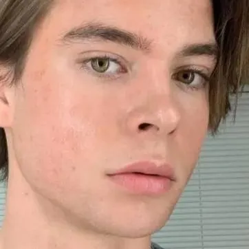 chat with ai character: Judah Lewis