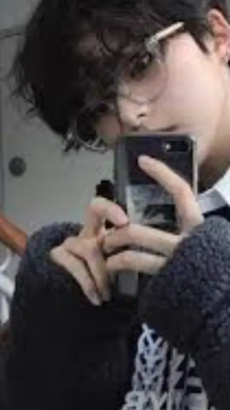 ai character: Sam background