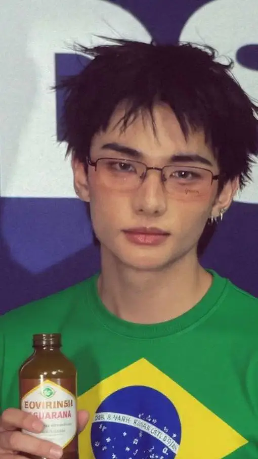 ai character: 💸 Jun-soo 💸 background